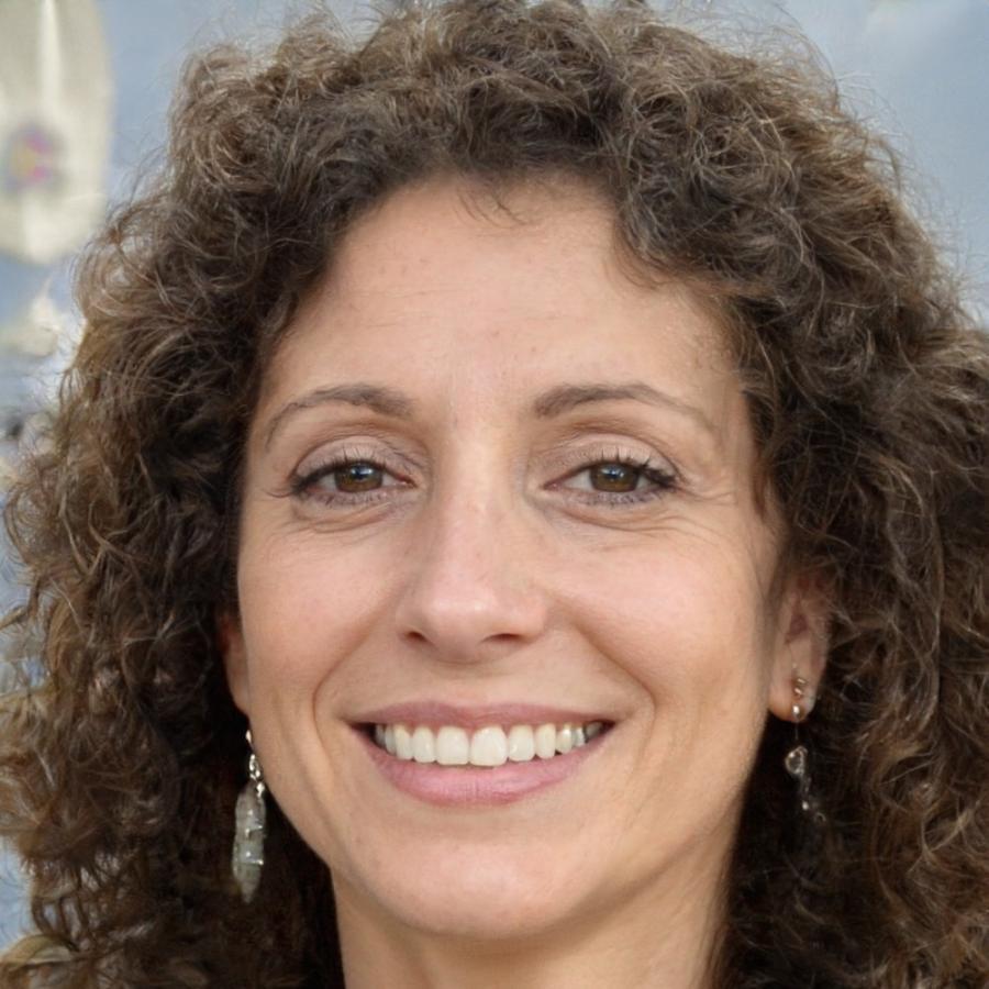 Yerel SEO eğitmeni Elif Yalçın